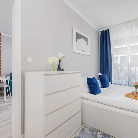 Апартаменты Cozy With Parking And Terrace In By Renters Краков