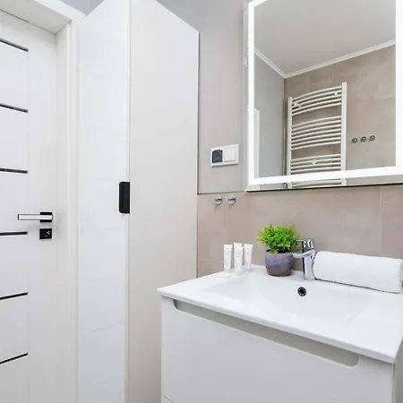 Cozy With Parking And Terrace In By Renters Apartment Krakow