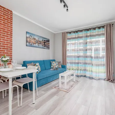 公寓 Cozy With Parking And Terrace In By Renters