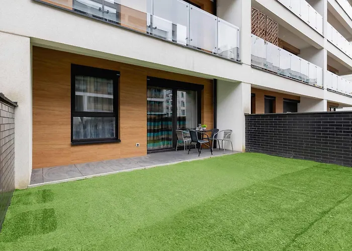 Cozy With Parking And Terrace In By Renters Apartman